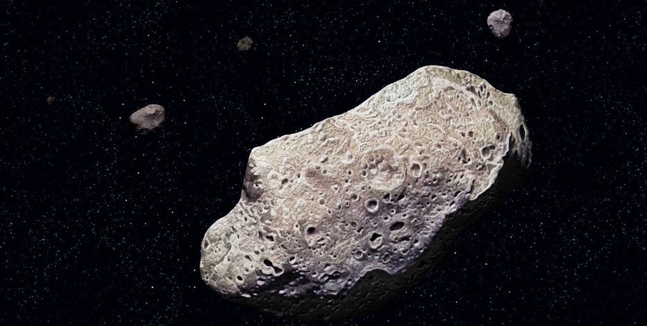 4660 Nereus, asteroid the size of the Eiffel Tower, to fly past