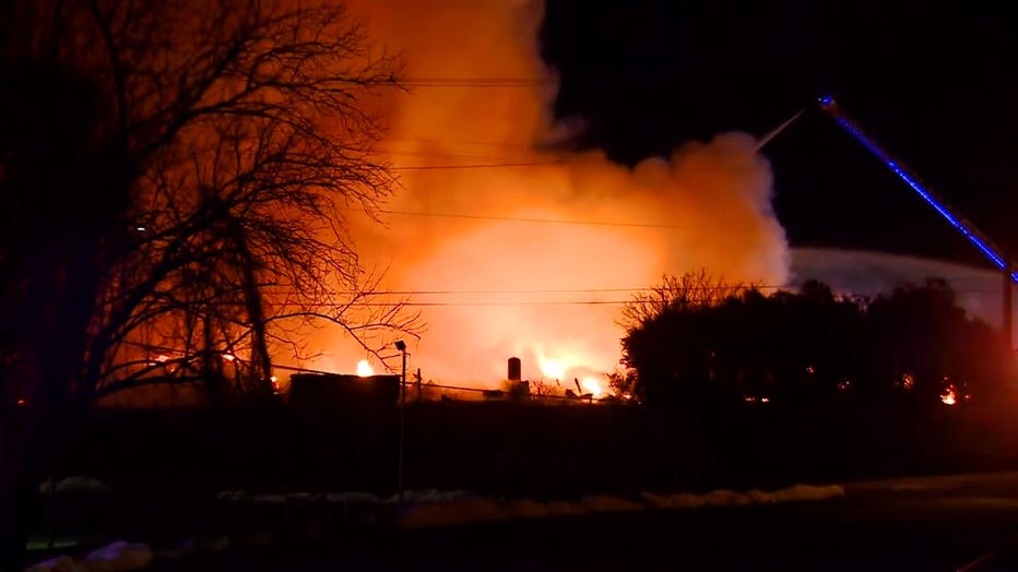 FIRE_AT_FERTILIZER_PLANT_IN_NC_MAY_CAUSE_EXPLOSION__AREA_EVACUATED__VO___MWNCFIRE