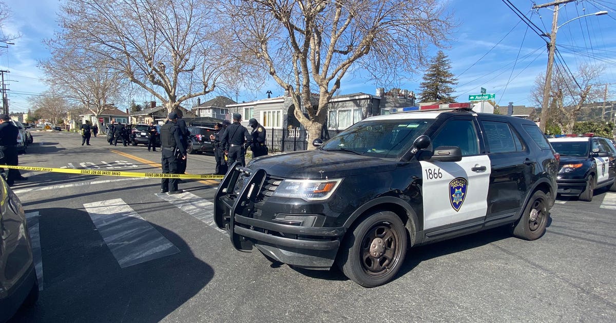 Man dies in fire as Oakland police tried to stop stolen van he was ...
