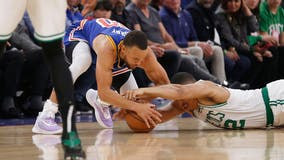 Stephen Curry injures foot, out indefinitely: reports