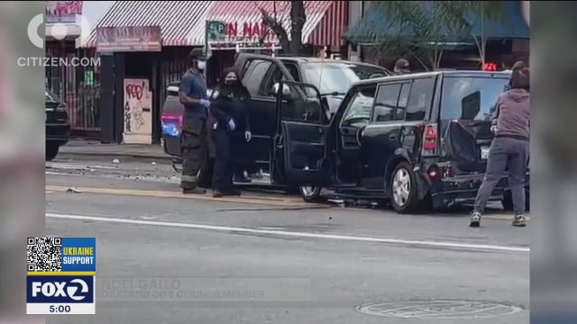 71-year-old man shot and killed while driving in Oakland