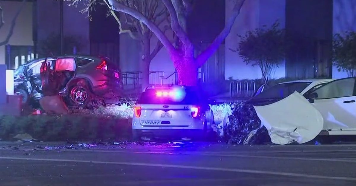 Suspect chased by deputies in stolen car crashes, dies in San Jose ...