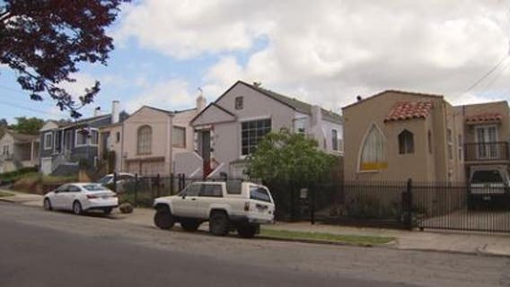 15-year-old girl shot in Oakland dies of injuries