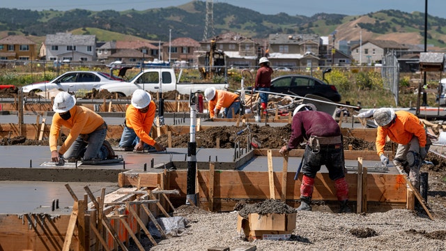California set to keep workplace pandemic rules through 2022