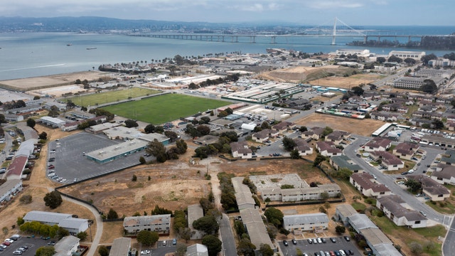 Treasure Island gas main leak interrupts utility service overnight