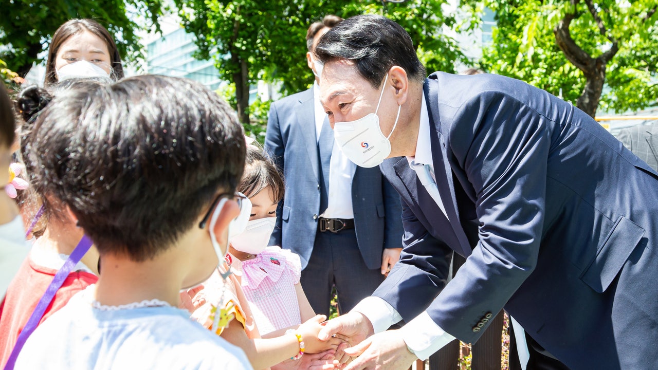 왜 모든 한국인은 더 빨리 젊어 질 수 있습니까? 왜 모든 한국인은 더 빨리 젊어 질 수 있습니까?