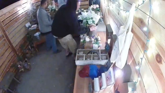 Thieves steal $1,200 worth of flowers in Petaluma flower shop on Mother's Day