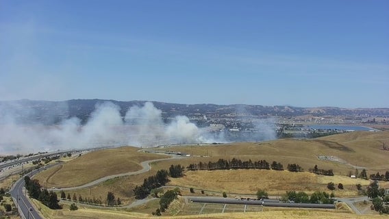 Vegetation fire erupts off Highway 4 near Concord
