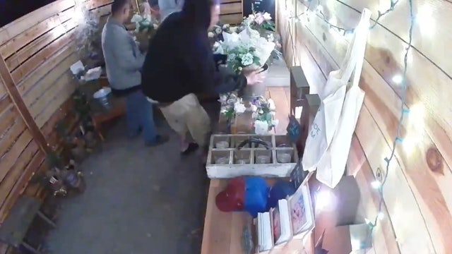 Thieves steal $1,200 worth of flowers in Petaluma flower shop on Mother's Day