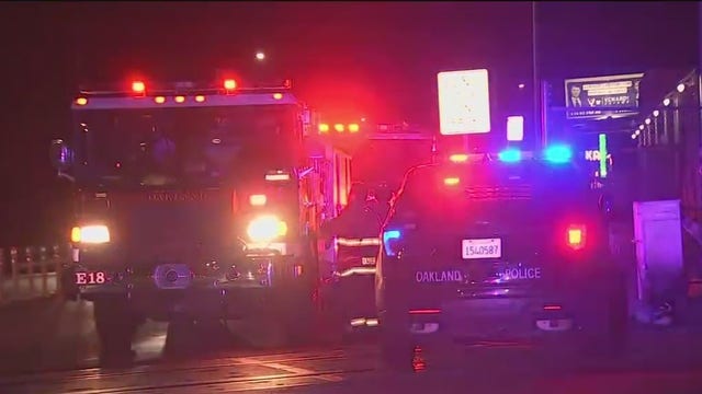 Amtrak train strikes pedestrian in Oakland