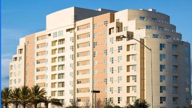 Emeryville police arrest man in armed hotel standoff