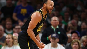 Warriors fans rejoice as Curry scores 43, helping Warriors tie NBA Finals 2-2