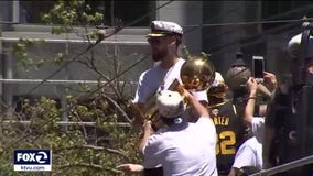 Sea of blue, gold sweeps across San Francisco for Warriors' championship parade