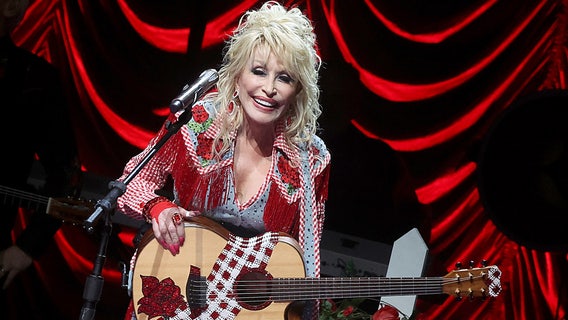Dolly Parton donates $1 million to fund pediatric infectious disease research