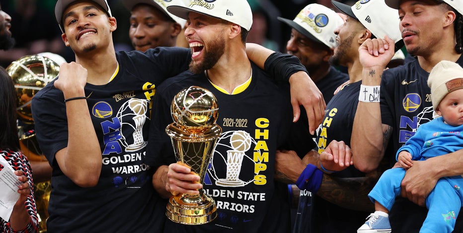Warriors Celebrate 2022 Title With Ring Ceremony Before Season Opener -  Sports Illustrated