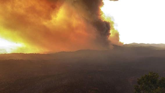 Oak Fire explodes in size, burns 10 structures and threatens thousands more