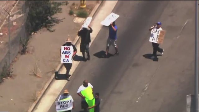 Truck drivers planning protest at Port of Oakland Monday