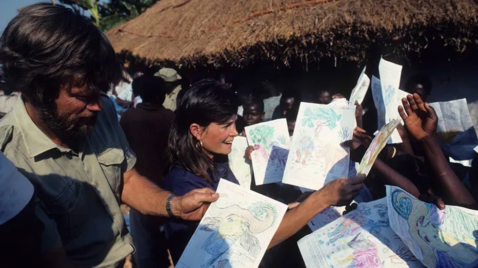 Mark-and-Delia-Owens-in-a-village-in-Zambia-copy.jpg