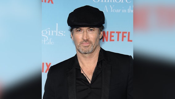 'Gilmore Girls' star Scott Patterson recalls scene where he felt objectified: 'That was disturbing'