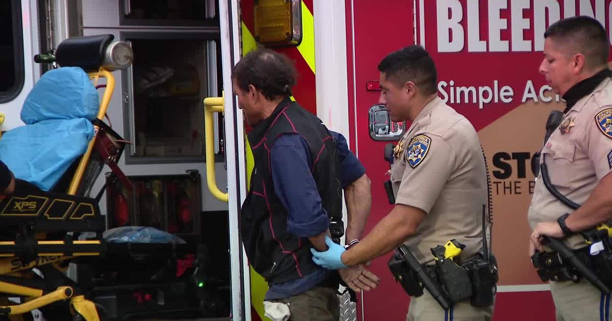 Oakland police arrest armed carjacking suspect by City Hall | KTVU FOX 2