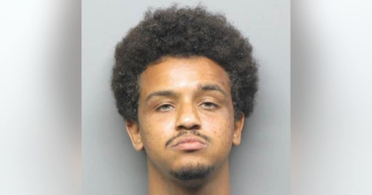 Man arrested for alleged carjacking, robbing Oakley clerk at gunpoint ...