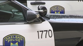 2 lieutenants put on leave before Oakland police chief fired