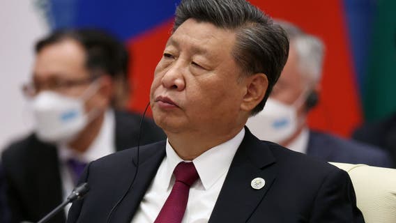 Crowd angered by lockdowns calls for China’s Xi to step down