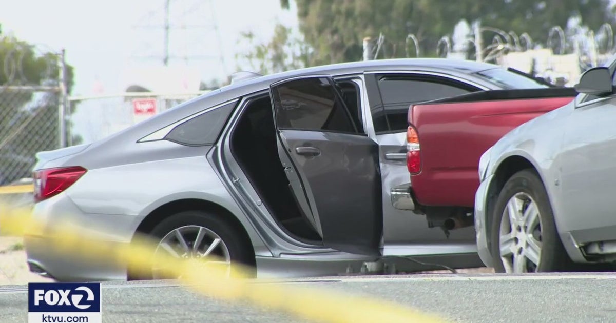 Oakland police chase ends in deadly crash | KTVU FOX 2
