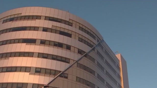 Alta Bates hospital nurses start 5-day strike in Oakland and Berkeley