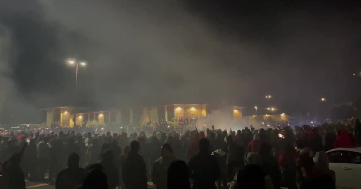 Antioch mayor issues warning after sideshows take over city streets | KTVU FOX 2