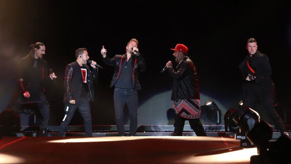 Video: Backstreet Boys address death of Aaron Carter at London show