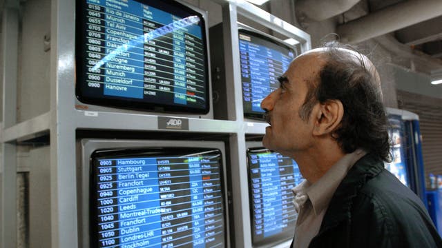 Christmas travel plans dashed for many trying to fly to family and friends