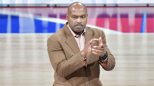 Tim Hardaway apologizes for distasteful rape remark during Warriors broadcast