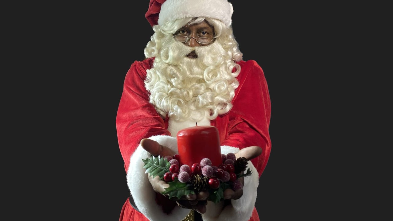 'Respect the ho ho ho': behind the scenes with Fairyland's Santa - Vimarsana News