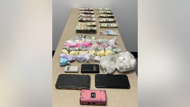 Man arrested in Oakland after ditching car with drugs, money & walking through traffic