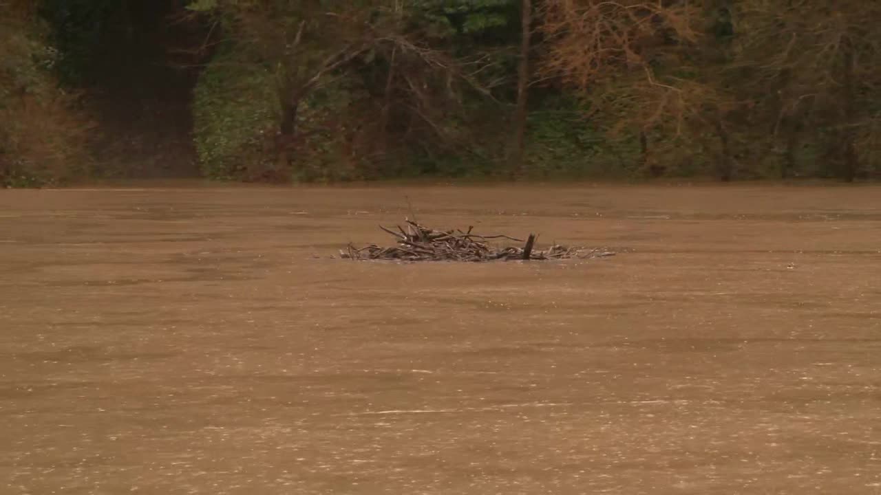 Flooding Expected To Worsen Along Swollen Russian River In Guerneville   Vacar North Bay Thurs 8am KTVUEME002 Mpg 00.19.21.48 