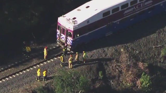 100-foot mudslide stalls ACE train in Sunol, passengers evacuate