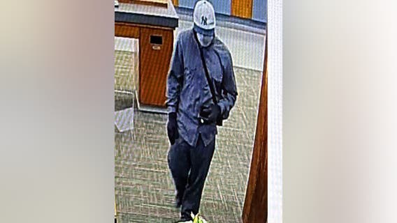 Santa Rosa bank robbed, police searching for suspect