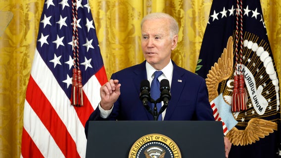 Appeals court blocks vaccine mandate for US gov't workers