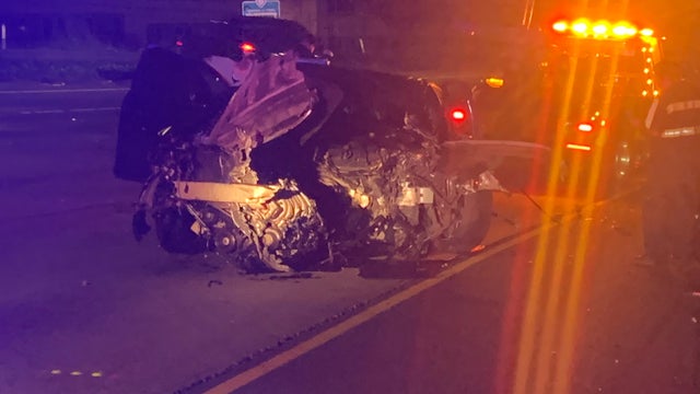 Driver flees after crash on I-580 in Oakland, leaves dog inside car