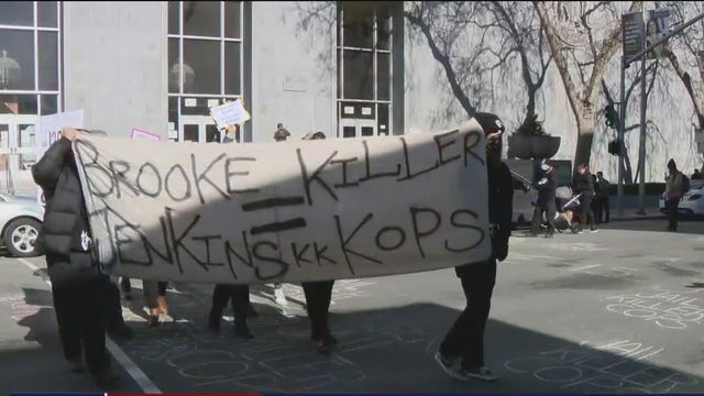 Judge delays dismissal of San Francisco police officer prosecution