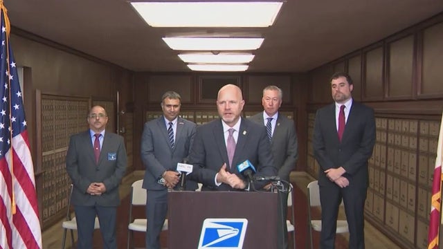 Troubling rise in mail carrier robberies in Oakland, Emeryville