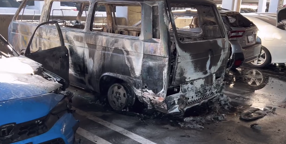 Fire at SFO parking structure scorches 3 cars