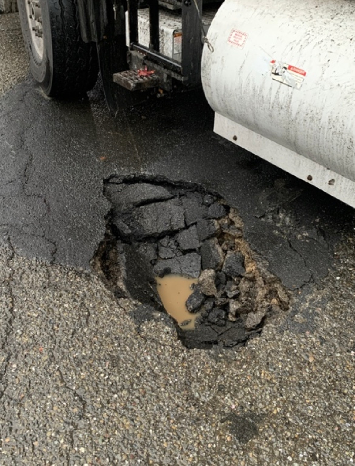 Waymo & Waze to collect pothole data in Bay Area