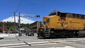 California passes 1st-in-nation emission rules for trains