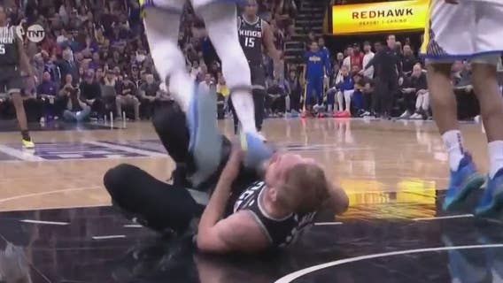 Warriors' Draymond Green ejected after stomping on chest of Sacramento King's Sabonis