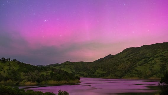 Photographer captures rare, spectacular Northern Lights show in Bay Area