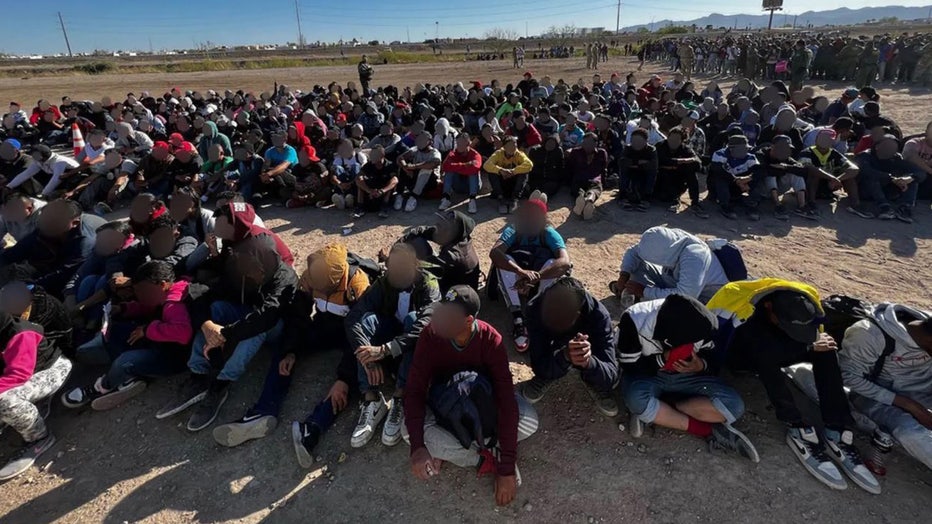 Migrants-try-crossing-the-border.jpg