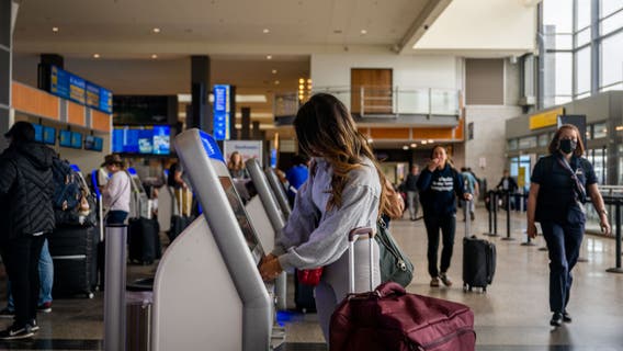 Canceled or delayed flights would cost airlines under proposal