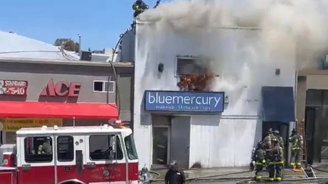 Crews battle 2-alarm commercial fire in San Francisco